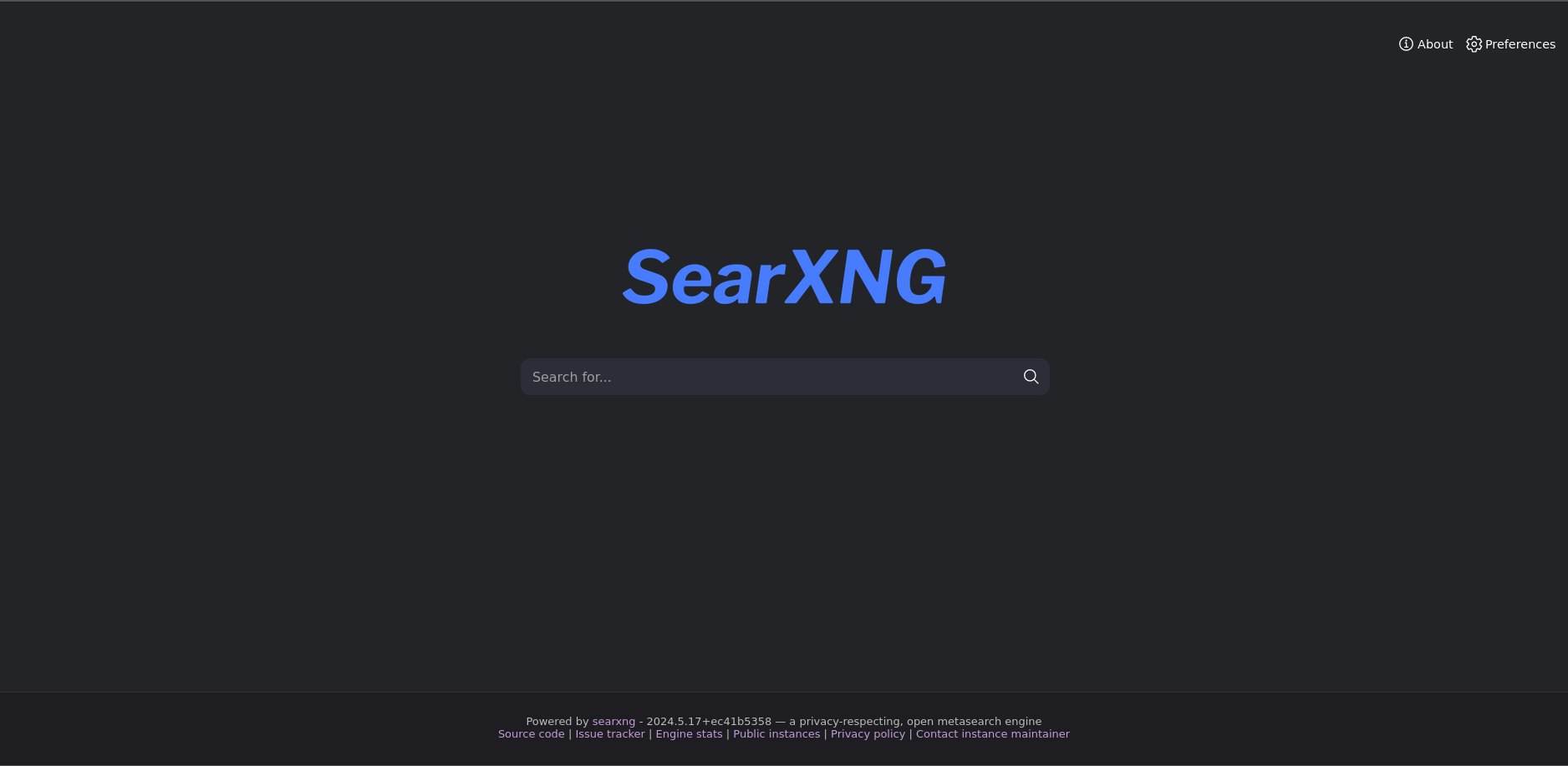 Capture d'écran de la page d'accueil de SearXNG, interface de métarecherche